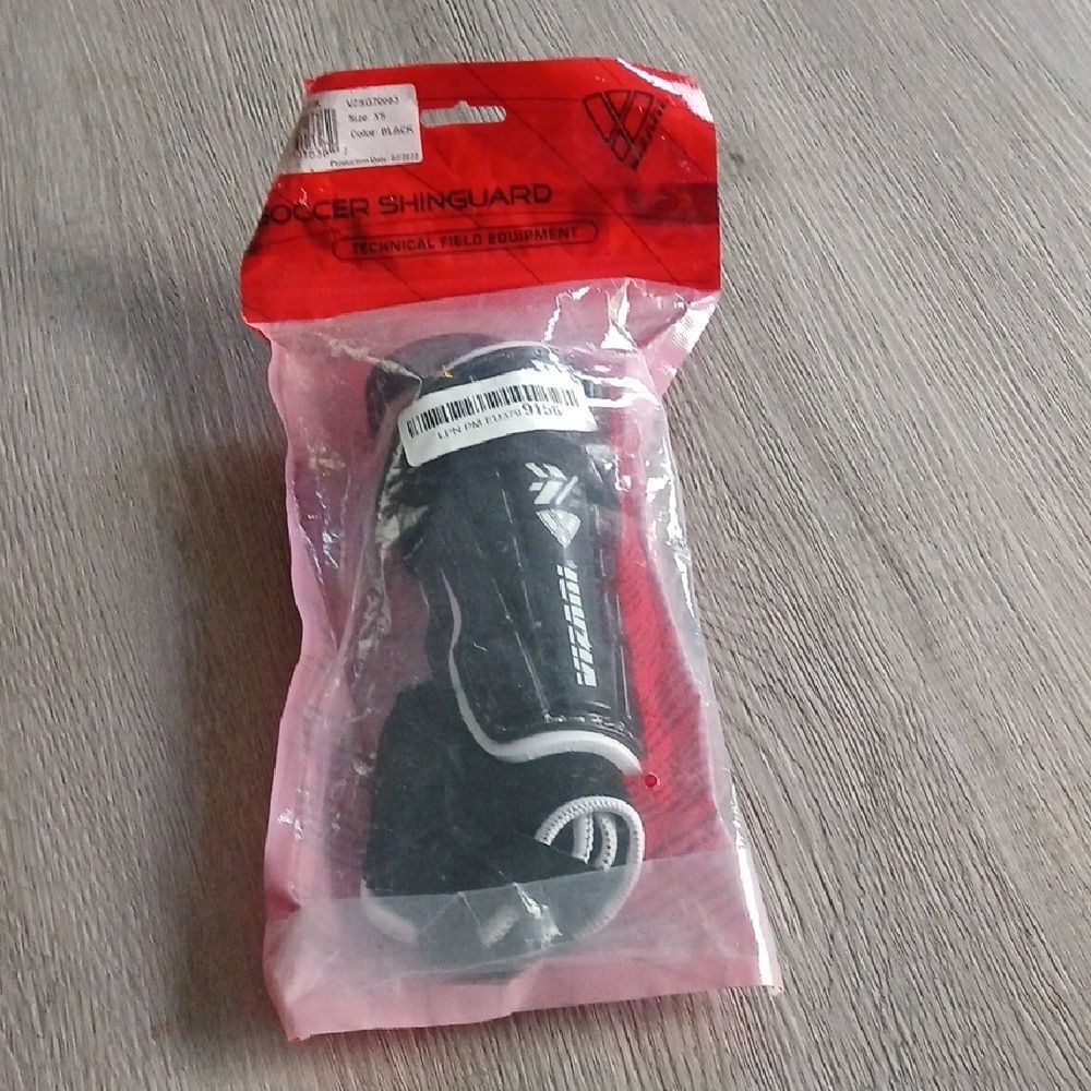 Black Soccer Shin Guards Sz XS NIP